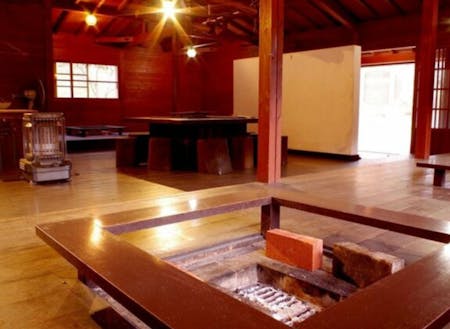 会場の室内BBQ施設「いろり」