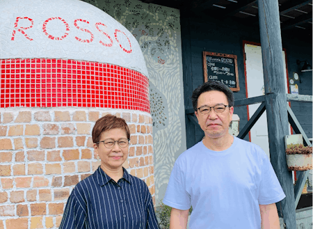本講座の講師である松本さん夫婦。移住して、空き家をリノベーションしたピザ屋を営業されています