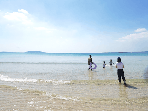 親子で遊べる身近な海が人気