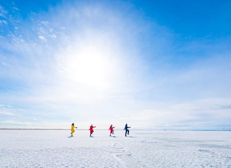 凍った海の上を歩けるのも、凍った海の上を走るマラソン大会も日本でここだけ！