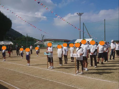 子供たちと混じって大人も運動会