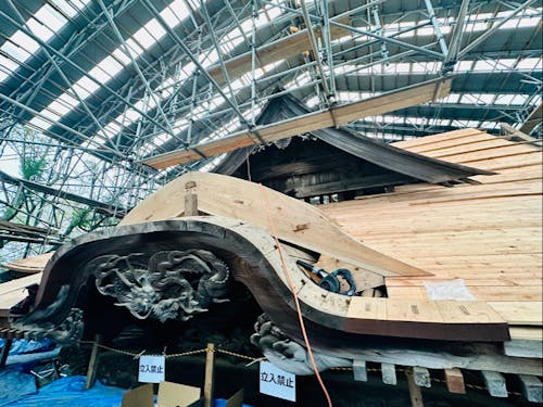 修復作業中の本殿