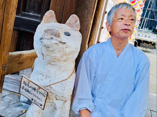 木彫りシロちゃんと森神職さん