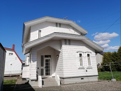 幸町住宅1号室(通称:ホワイトハウス)