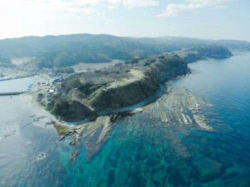 日が昇るところも、沈むところも見える町
