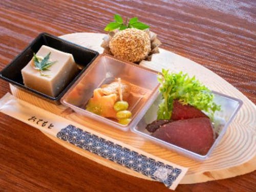 ジビエ、旬の食材を使った名物料理