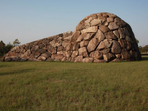 高松空港モニュメント(イサム・ノグチ作品)