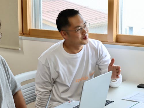 商品PRについての商談風景(ふるさと納税事業)