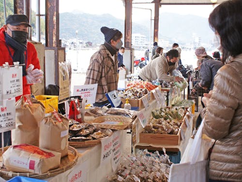 地元農家さんの野菜・果物等の販売