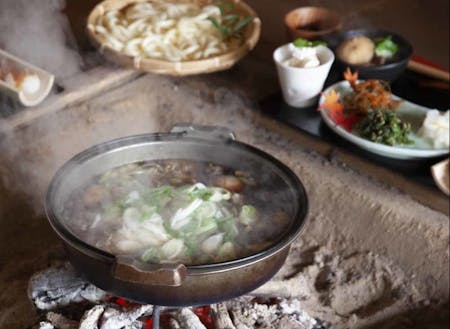 ふだ楽鍋は、仏教用語の補陀落から名付けられた上田むらのご当地鍋