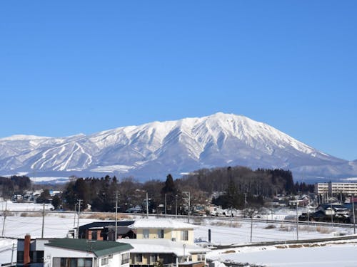 雫石町のシンボル的存在、県内最高峰の岩手山