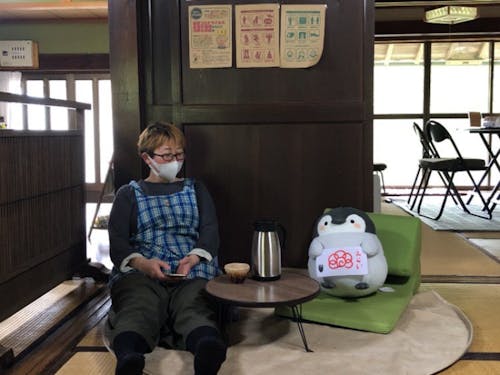 まったりできる店内での一コマ