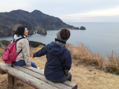 山を背に広がる大海原の絶景を見ながら、のんびり過ごしませんか