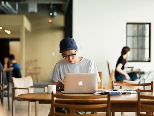 Wi-Fiや複合機等働く環境が整ったシェアオフィスがあります。