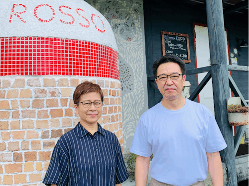 素敵な赤いピザがまがトレードマークのお店