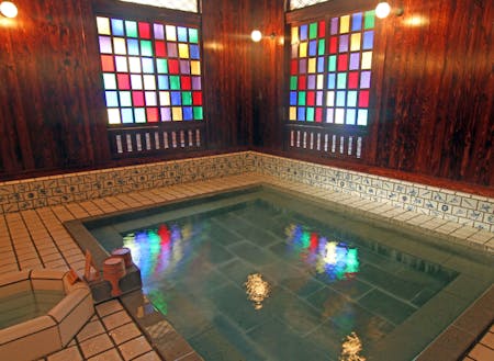 山代温泉の「古総湯」は明治時代の建物を復元した公衆浴場