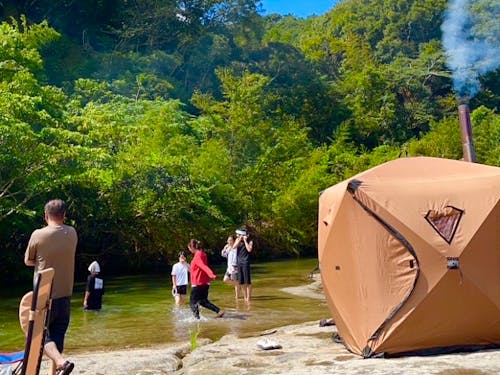 山の中の川でテントサウナ!