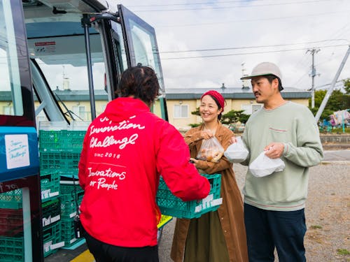 自動運転バスによる貨客混載