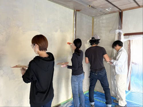 漆喰塗りの様子