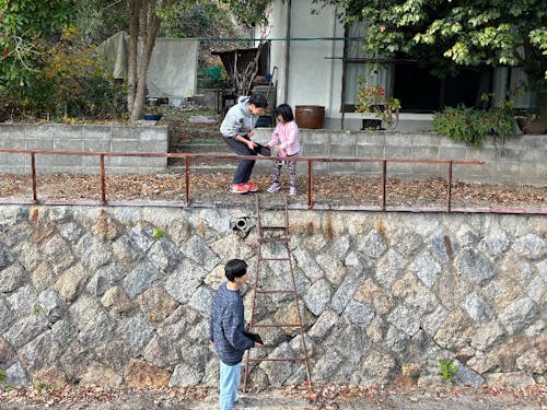子どもも大人もごちゃまぜまち歩きイベントの様子