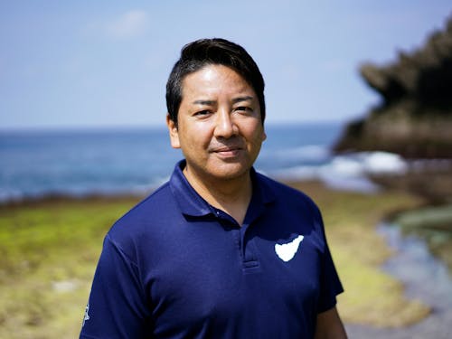 「えらぶ島づくり事業協同組合」の事務局長 金城 真幸