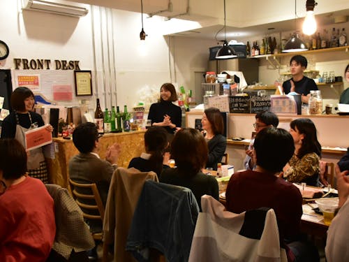 食堂メンバーがテーマの地域をプレゼンします。