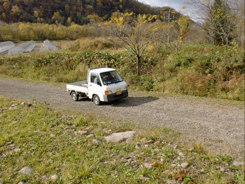 広い敷地の移動は軽自動車で。