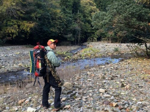 ジビエ狩猟と海の漁師を兼ねる足立さんです!