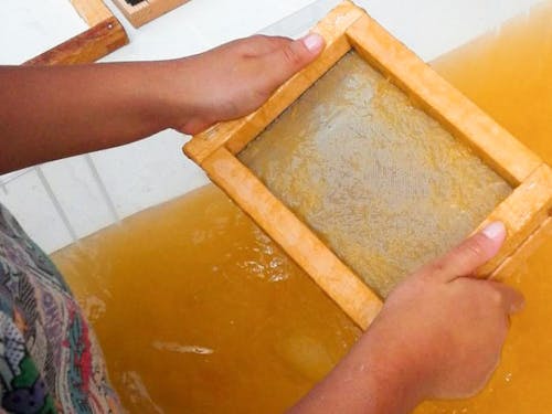 竹紙づくりのようす