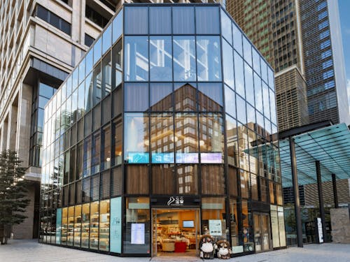 地下鉄日本橋駅からすぐの「ここ滋賀」