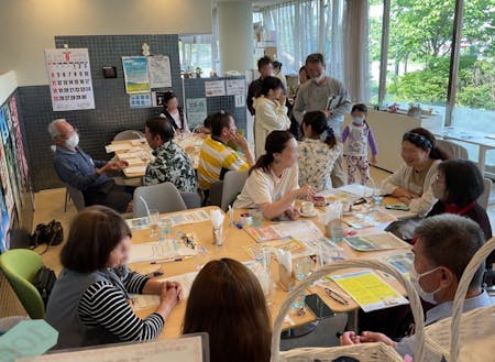 月1回の移住者交流会「午後カフェ」は大人から子どもまで集まります