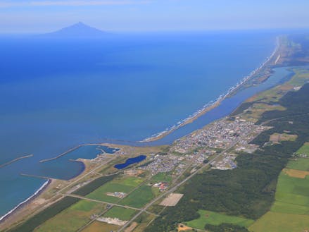 天塩町は、日本海最北部の酪農と漁業の町です