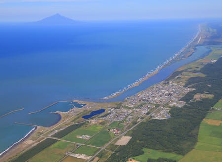 天塩町は、日本海最北部の酪農と漁業の町です