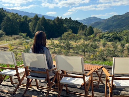 徳島唯一の村で果樹園を眺めるカフェ