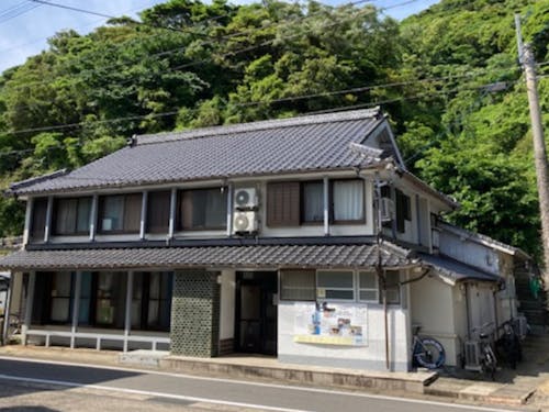 奈留しまなび舎、築約100年の古民家、外観は昔のままです!