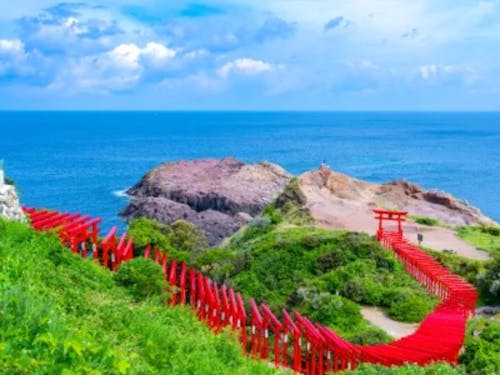 「日本の絶景31選」に選ばれた元乃隅神社