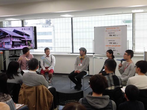 相談会では、先輩移住者からの本音やアドバイスが飛び交います