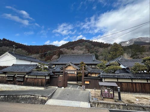 智頭の山を育て、智頭の文化教育を発展させた石谷家住宅。