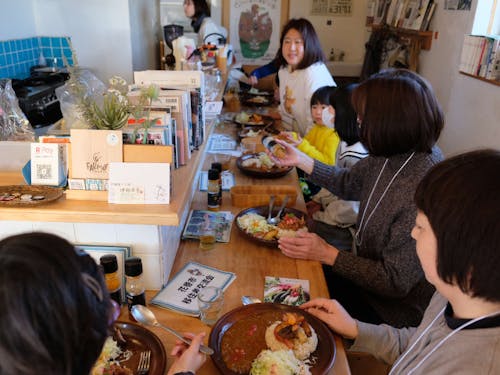 ファームプラスカフェでランチと交流
