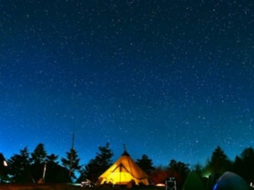 夜には満点の星空が