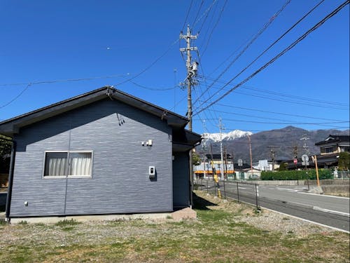 市の中心部にある戸建て体験住宅からは中央アルプスが見えます