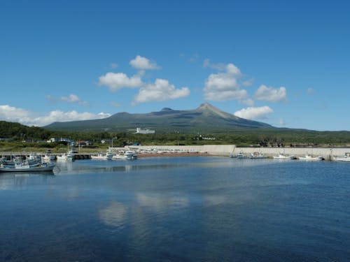 鹿部の海と駒ヶ岳