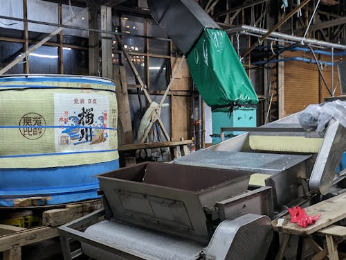 伝統的な製法、木造建築の姿が残る酒蔵です。