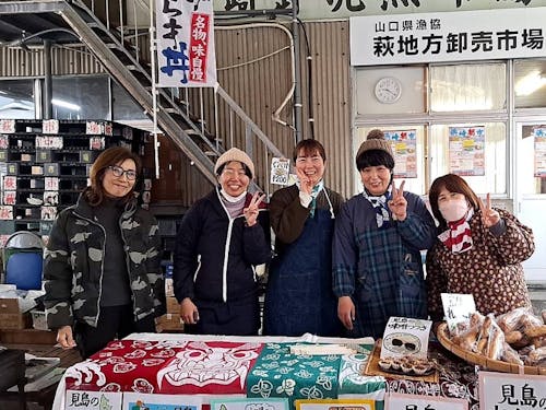 昨年冬の浜崎での販売の様子。県内外から駆けつけてくれました！