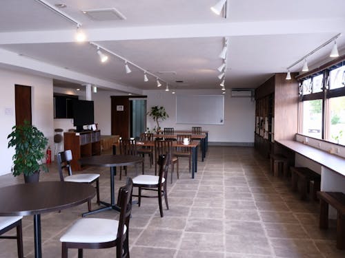 活動拠点のコワーキングスペース「ながぬまホワイトベース」