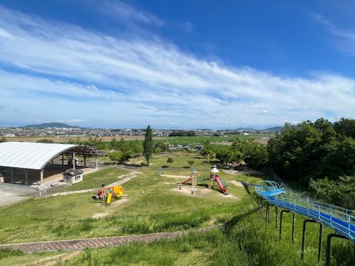町内の小高い山から地域を見る