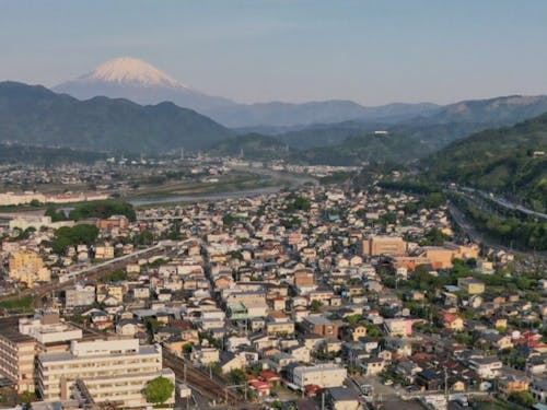 小田急線新松田駅、JR御殿場線松田駅が最寄駅