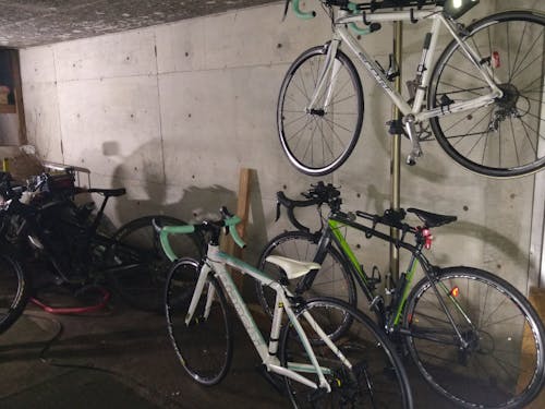 プライベート感あるガレージで作業も可能!