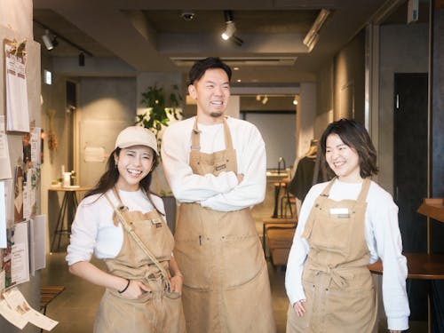 アットホームな雰囲気でゲストを迎えるLINNASクルー