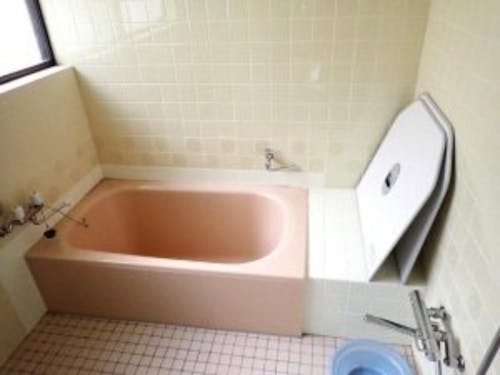 唯一お風呂だけがタイル張りの古い造りで気になる人は気になるかも。